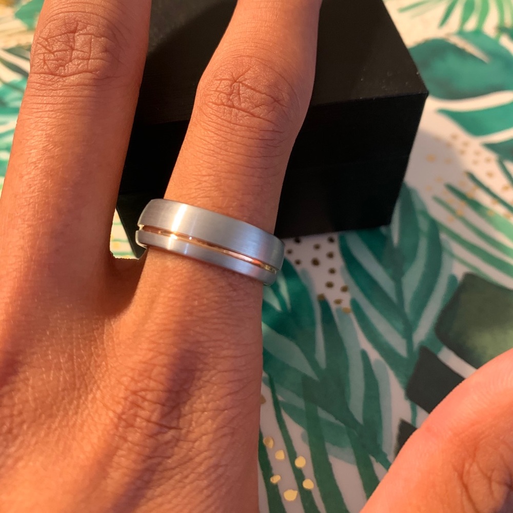 7mm Tungsten Band Silver w/ Rose Gold inlay
